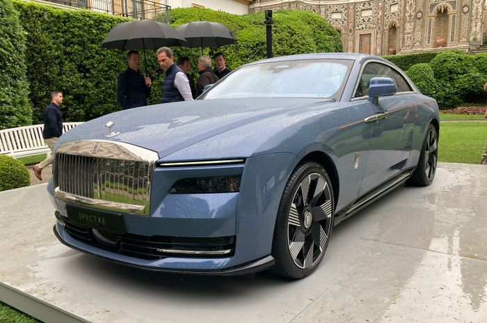 Rolls-Royce sẽ đưa khách hàng vào danh sách đen nếu phát hiện họ mua xe để đầu cơ kiếm lời, chủ showroom khẳng định biện pháp này không thay đổi - Ảnh 1.