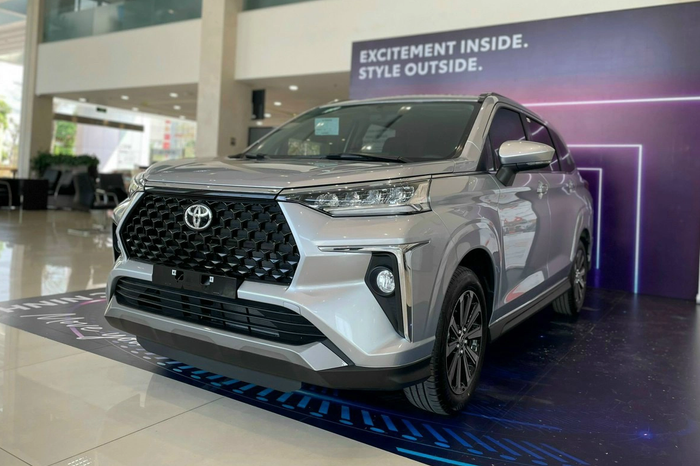 Toyota Veloz bán ra hàng tháng hơn 900 xe nhưng vẫn còn nhiều xe nhập khẩu, đại lý giảm giá xuống dưới 600 triệu đồng, ngang tầm Xpander - Hình 2.