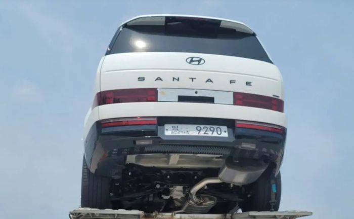 Hyundai Santa Fe mới đã xuất hiện trên đường vận chuyển, người tiêu dùng Việt đang háo hức chờ ngày được chiêm ngưỡng trực tiếp - Ảnh 2.