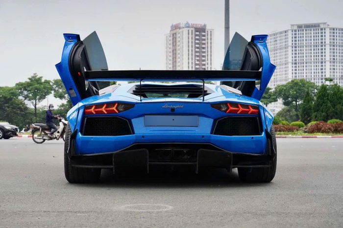 Chiếc Lamborghini Aventador được độ theo phong cách Liberty Walk độc nhất tại Việt Nam đang được niêm yết với giá hơn 20 tỷ đồng: Từng được sở hữu bởi Phan Công Khanh và đã trải qua nhiều lần 'lột xác' - Ảnh 4.