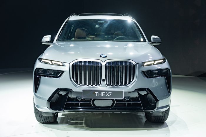 Chi tiết về BMW X7 2023 tại Việt Nam - Hình 4.