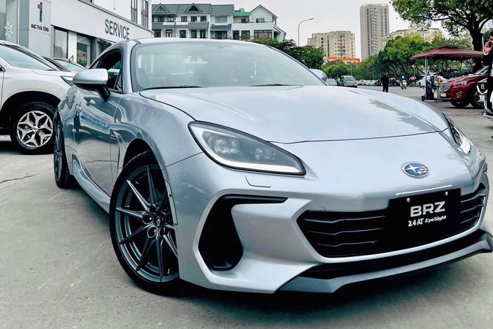 Subaru BRZ giảm giá kỷ lục 230 triệu tại các đại lý: Lựa chọn xe thể thao giá rẻ hàng đầu cho người chơi Việt, với sức mạnh tốt nhất trong tầm giá 1,6 tỷ đồng - Hình ảnh 1.