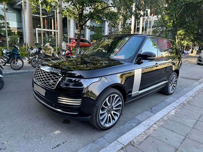 Range Rover Autobiography được bán với giá rẻ hơn GLC 2023: Người bán khẳng định xe 'siêu mới' đã đi hơn 70.000 km - Ảnh 1.