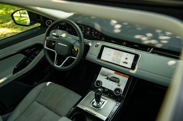 Range Rover Evoque 2023 - Đối đầu mới với Porsche Macan - Hình 3.