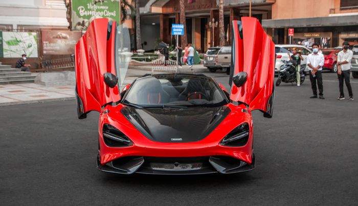 Phiên bản McLaren 765LT Spider đầu tiên về Việt Nam phục vụ đối tượng khách hàng giàu có, có giá gần 30 tỷ đồng - Hình ảnh 3