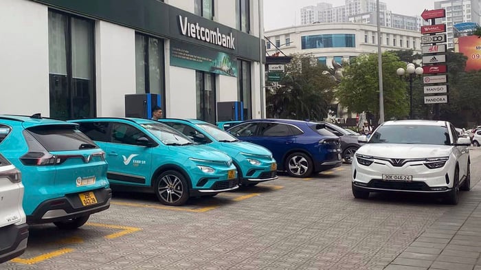 Khắc phục vấn đề người dùng tranh giành chỗ sạc với taxi Xanh SM - Danh sách các trạm sạc ưu tiên cần biết - Ảnh 2.