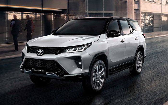 Toyota Fortuner 2023 chào đời: Đắt hơn, trang bị mới, động cơ mạnh mẽ hơn Everest - Ảnh 2.