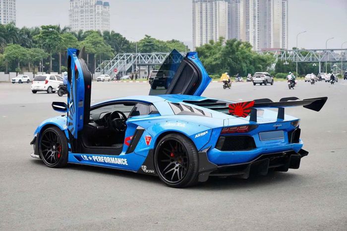 Chiếc Lamborghini Aventador được độ theo phong cách Liberty Walk độc nhất tại Việt Nam đang được niêm yết với giá hơn 20 tỷ đồng: Từng được sở hữu bởi Phan Công Khanh và đã trải qua nhiều lần 'lột xác' - Ảnh 5.