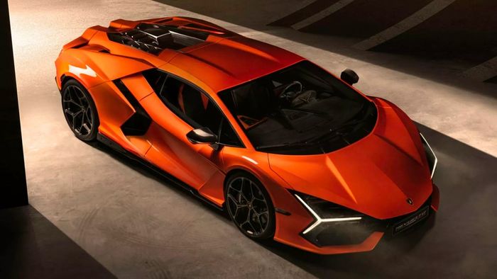 Để sở hữu chiếc siêu xe Lamborghini Revuelto, khách hàng sẽ phải đợi đến 2 năm - Ảnh 1.