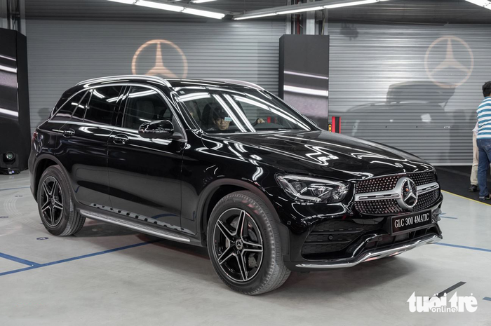 Đại lý giảm giá Mercedes-Benz GLC cả trăm triệu đồng - Hình ảnh số 1.