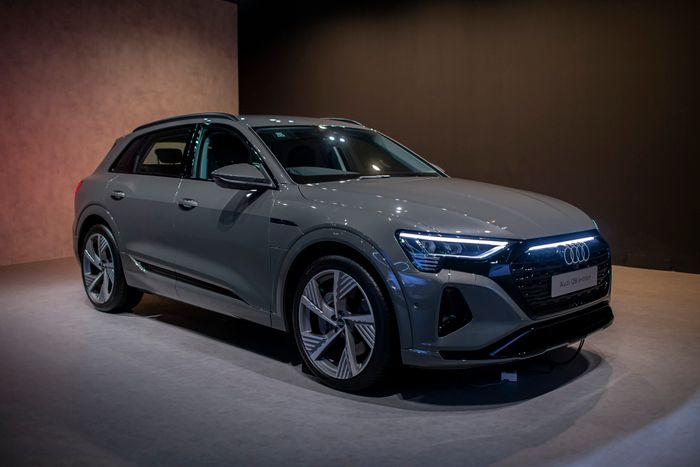 Xem gần hơn Audi Q8 e-tron 2023: Sẽ ra mắt sớm tại Việt Nam, đã có hàng chục đơn đặt hàng - Ảnh 1.