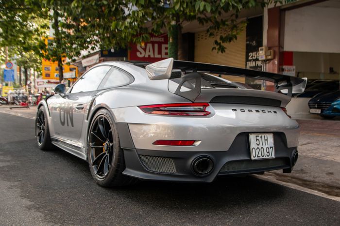 Lần đầu tiên, ông Đặng Lê Nguyên Vũ chia sẻ về siêu phẩm Porsche 911 GT2 RS: 4 năm, 76km, thậm chí còn có phần chưa mở tem - Ảnh 4.