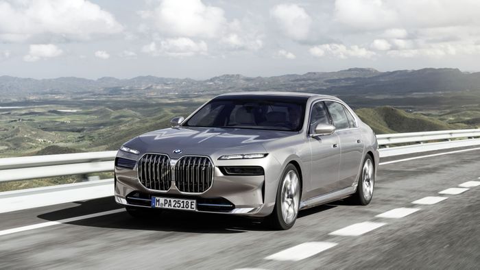 Xe Xanh: THACO đột ngột mang về hai mẫu xe điện BMW i7 và BMW i4 - Ảnh 4.