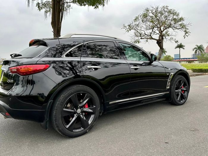 Cơ hội sở hữu Infiniti QX70 hiếm có trên thị trường xe cũ, người đang bán chia sẻ: 'Bán giá thấp chỉ bằng 1/4 giá mua mới dù mỗi năm chỉ lái 11.000km' - Ảnh 4.