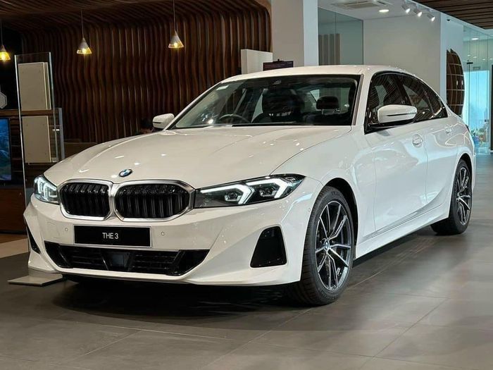 BMW 3-Series 2023: Đặt cọc ngay để sở hữu với giá chỉ từ 1,5 tỷ đồng, rẻ hơn ít nhất 200 triệu so với C-Class, với hai màn hình cong như phiên bản 7-Series - Ảnh 3.