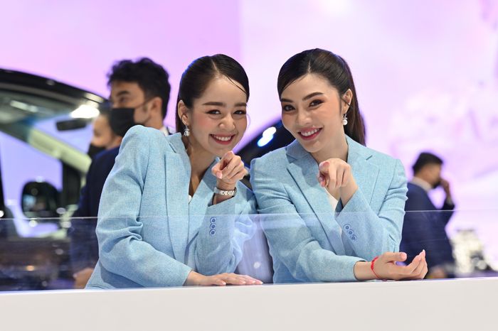 Chiêm ngưỡng dàn người mẫu nóng bỏng tại Triển lãm ô tô Bangkok 2023 - Ảnh 21.