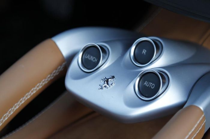 Thay đổi một nút bấm trên chiếc Ferrari, chủ nhân phải trả gần 10.000 USD - Hình ảnh 3.