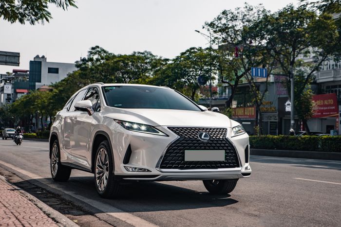Chiếc Lexus RX 350 này khiến chủ nhân mất gần 700 triệu đồng sau khi đi được hơn 13.000 km - Ảnh 1.