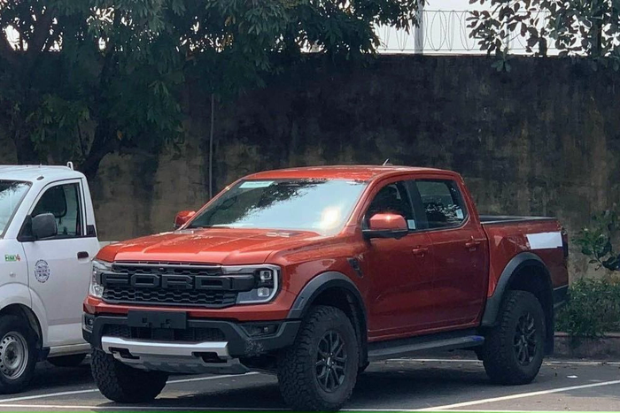 Ford Ranger Raptor 2023 đã có biển số tại Việt Nam, tiết lộ trang bị ấn tượng nhưng vẫn còn một điểm gây tò mò - Hình 2.