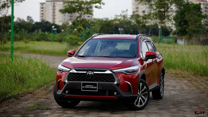 Toyota Corolla Cross giảm giá để giải phóng hàng tồn tại đại lý - Hình 1.