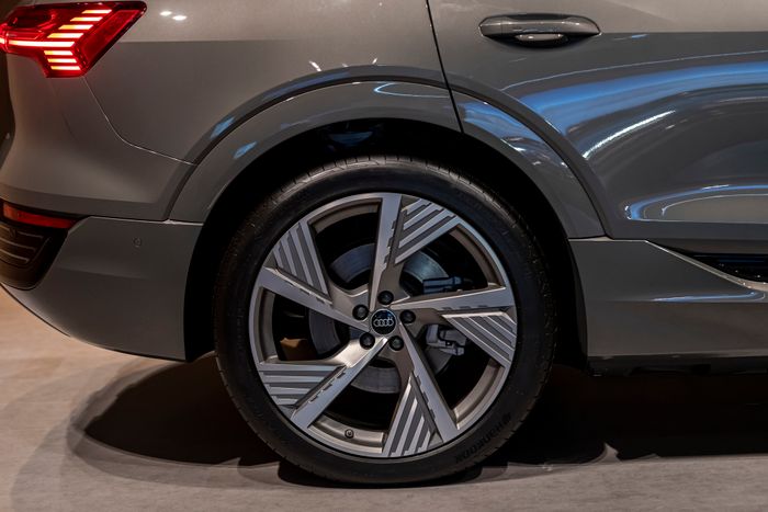 Xem gần hơn Audi Q8 e-tron 2023: Sẽ ra mắt sớm tại Việt Nam, đã có hàng chục đơn đặt hàng - Ảnh 7.