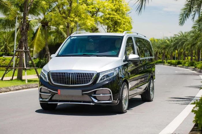 Chiếc Mercedes-Benz V-Class đã 6 năm tuổi vẫn được bán với giá gần 2 tỷ đồng, số tiền để độ xe này cũng bằng giá của một chiếc Kia K3 mới tinh.