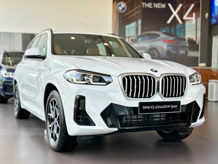 Giá của BMW X3 giảm mạnh tại đại lý: Giảm tới 110 triệu đồng, đây là sức ép đáng kể cho Mercedes-Benz GLC.