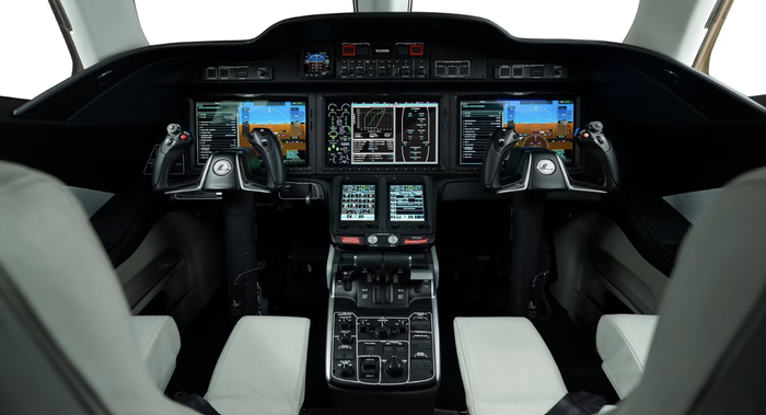 HondaJet Elite II - Một chiếc máy bay phản lực 4 chỗ với giá hơn 160 tỷ đồng, trang bị nhiều tính năng hiện đại và tiện ích.