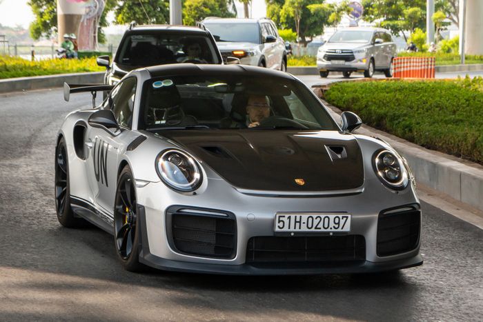 Lần đầu tiên, ông Đặng Lê Nguyên Vũ nói về chiếc siêu xe Porsche 911 GT2 RS: 4 năm với 76km, thậm chí có những phần chưa mở tem - Ảnh 1.