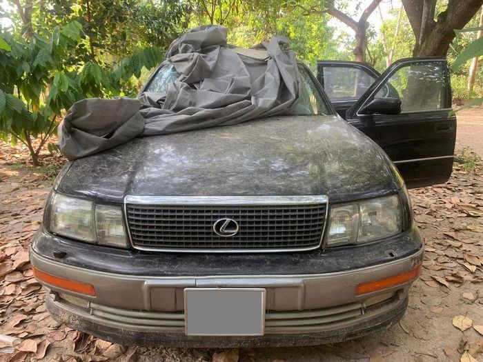Bán chiếc Lexus LS có 30 năm tuổi với giá chỉ bằng một chiếc Honda Air Blade, người bán tuyên bố 'vẫn chạy mạnh mẽ' - Hình ảnh 1.