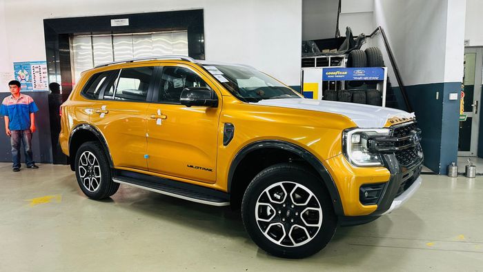 Ford Everest Wildtrak đã về đại lý Việt Nam với giá 1,5 tỷ đồng, dự kiến giao xe trong tháng 5, cạnh tranh với Santa Fe - Hình ảnh 2.