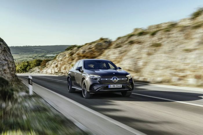 Mercedes-Benz GLC Coupe hoàn toàn mới: Rộng rãi hơn khi lai SUV, được trang bị thêm sức mạnh từ động cơ điện - Ảnh 5.