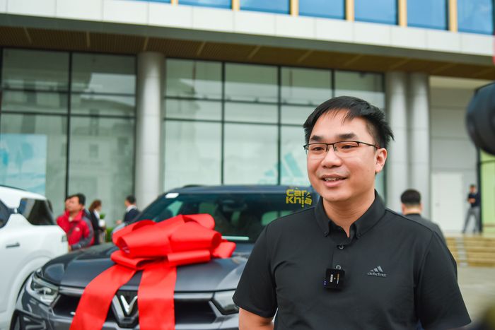 Danh sách chủ xe VinFast VF 9 đầu tiên trên toàn cầu: ‘Tiết kiệm nhưng thú vị hơn Volvo, dùng đồng thời với xe Chủ tịch’ - Ảnh 6.