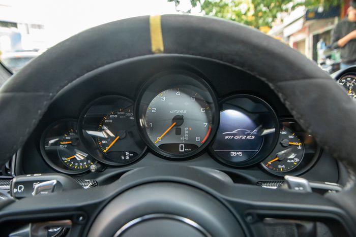 Lần đầu tiên, ông Đặng Lê Nguyên Vũ chia sẻ về siêu phẩm Porsche 911 GT2 RS: 4 năm, 76km, thậm chí còn có phần chưa mở tem - Ảnh 7.