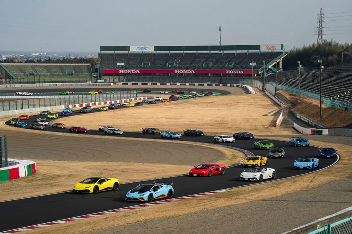 Lamborghini thiết lập kỷ lục Guinness: ‘Bầy siêu bò’ to nhất từ trước đến nay - Ảnh 2.