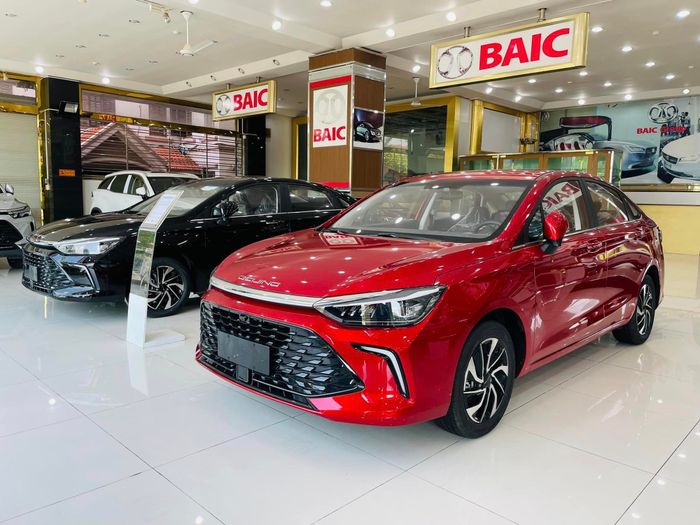 Xe Trung Quốc giảm giá mạnh mẽ - Ảnh 1.