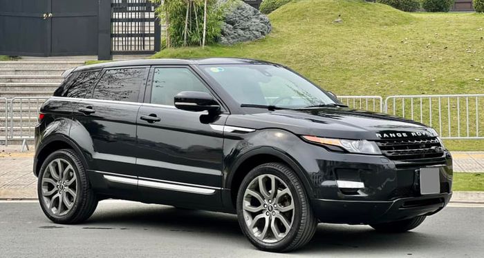 Với giá hơn 800 triệu đồng, chiếc Range Rover này đáng xem xét hơn Corolla Cross.