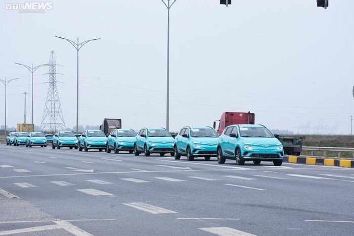Đoàn taxi điện VinFast đã rời nhà máy và sẽ bắt đầu hoạt động ở Hà Nội trong tháng 4 - Ảnh 4.