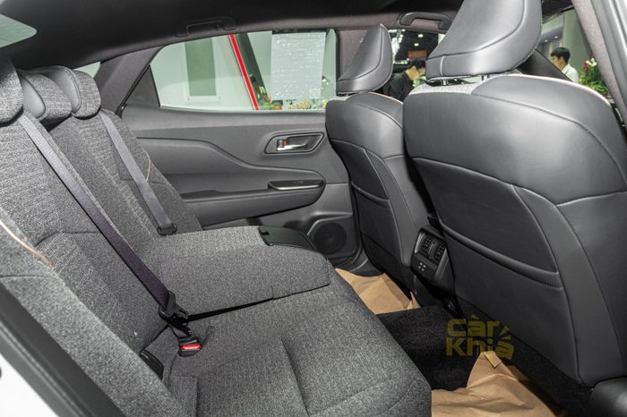 Thử nắm giữ vị trí Chủ tịch trên chiếc Toyota Crown có giá hơn 2,3 tỷ đồng nhưng cuối cùng lại thất bại: Không đạt được như Camry - Hình 10.