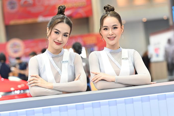 Dàn người mẫu nóng bỏng tại Triển lãm ô tô Bangkok 2023 - Ảnh 17.