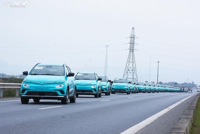 Đoàn taxi điện VinFast đã rời nhà máy và sắp đến Hà Nội để bắt đầu hoạt động trong tháng 4 - Ảnh 3.