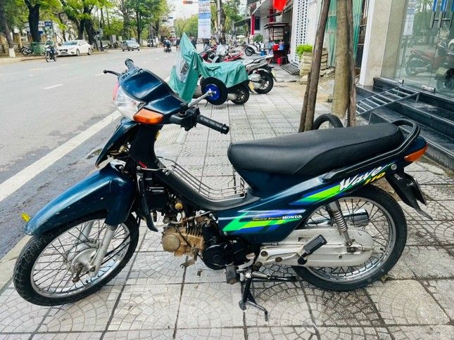 Xe máy Honda Wave cổ mang biển số 'lộc phát' ở thành phố Huế - Ảnh 2.