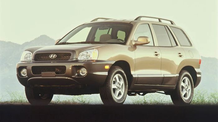 Báo Mỹ xếp hạng SUV xấu nhất: Có cái tên không ai ngờ đến - Hình 9.