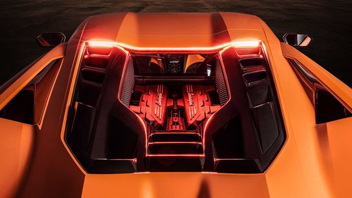 Lamborghini Revuelto chính thức ra mắt: Thế hệ mới kế thừa từ Aventador, với công suất vượt trội hơn 1.000 mã lực - Ảnh 16.