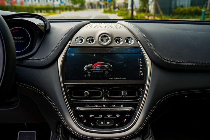 Siêu SUV Aston Martin DBX707 thứ ba đã lăn bánh tại Việt Nam, giá gần 22 tỷ đồng - Ảnh 9.
