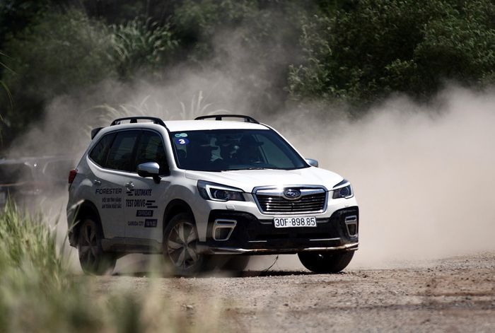 Subaru Forester giảm giá mạnh, ảnh 1.