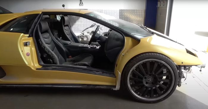 Trộm chiếc Lamborghini Diablo trị giá 300.000 USD nhưng không bán được, chỉ có thể bỏ lại - Ảnh 3.