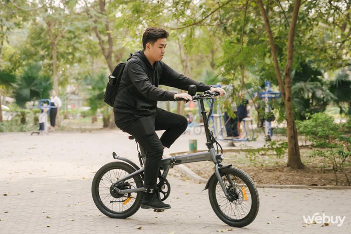Tôi đã chi 20 triệu để mua chiếc xe đạp điện gấp siêu nhẹ và dưới đây là những điểm mạnh và điểm yếu mà bạn nên xem xét trước khi quyết định mua.