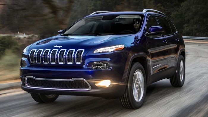 Báo Mỹ đánh giá SUV xấu nhất: Có cái tên chắc chắn không ai ngờ tới - Hình 6.