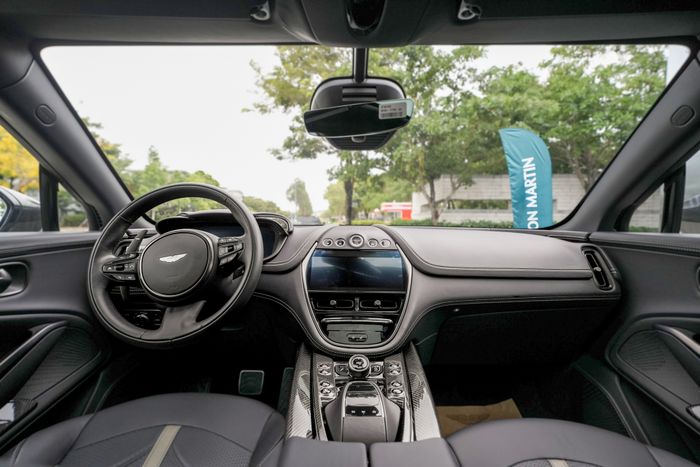 Siêu SUV Aston Martin DBX707 thứ ba đã lăn bánh tại Việt Nam, giá gần 22 tỷ đồng - Ảnh 8.